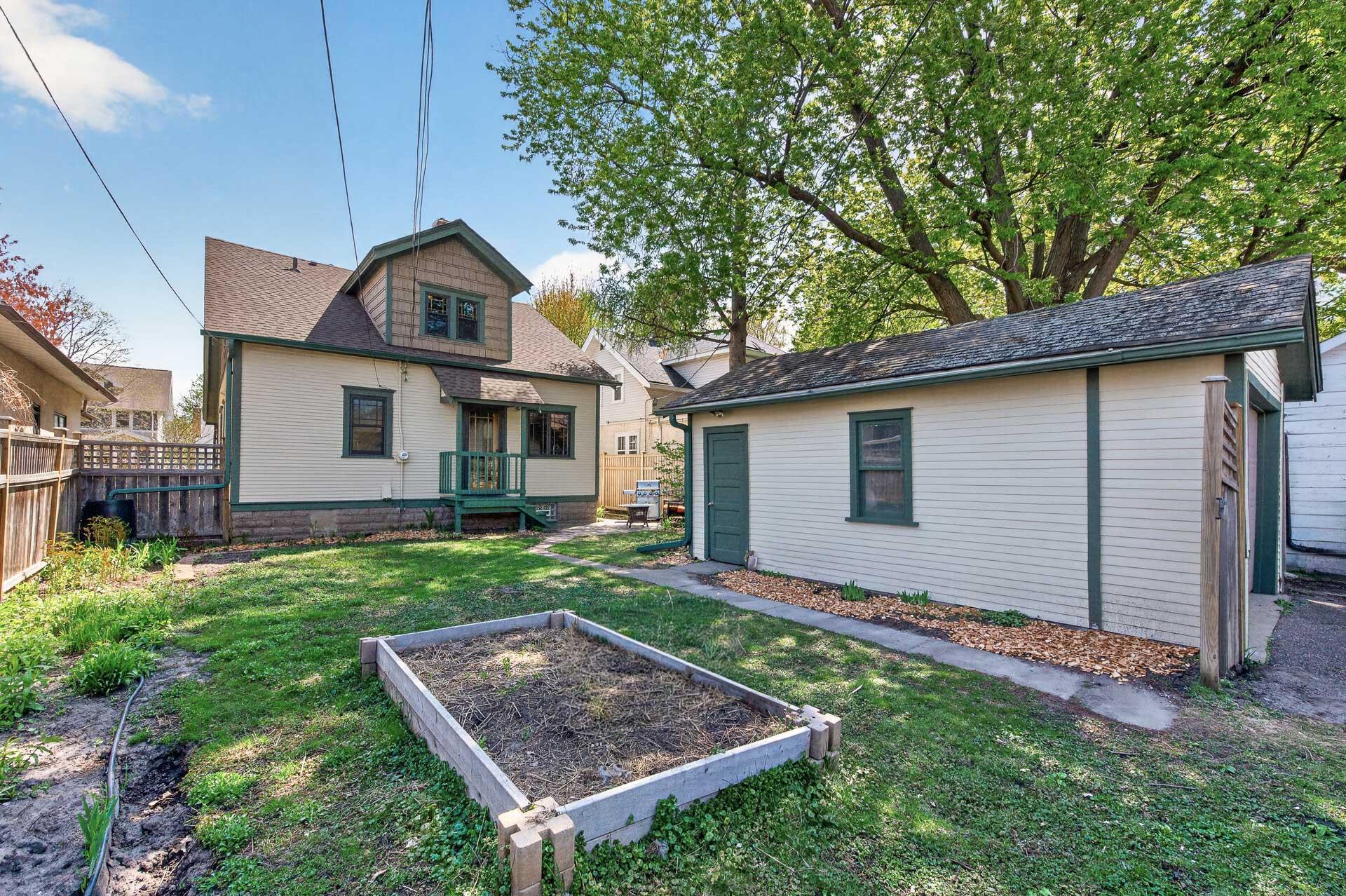 60-BACKYARD-305-BRIMHALL.jpg