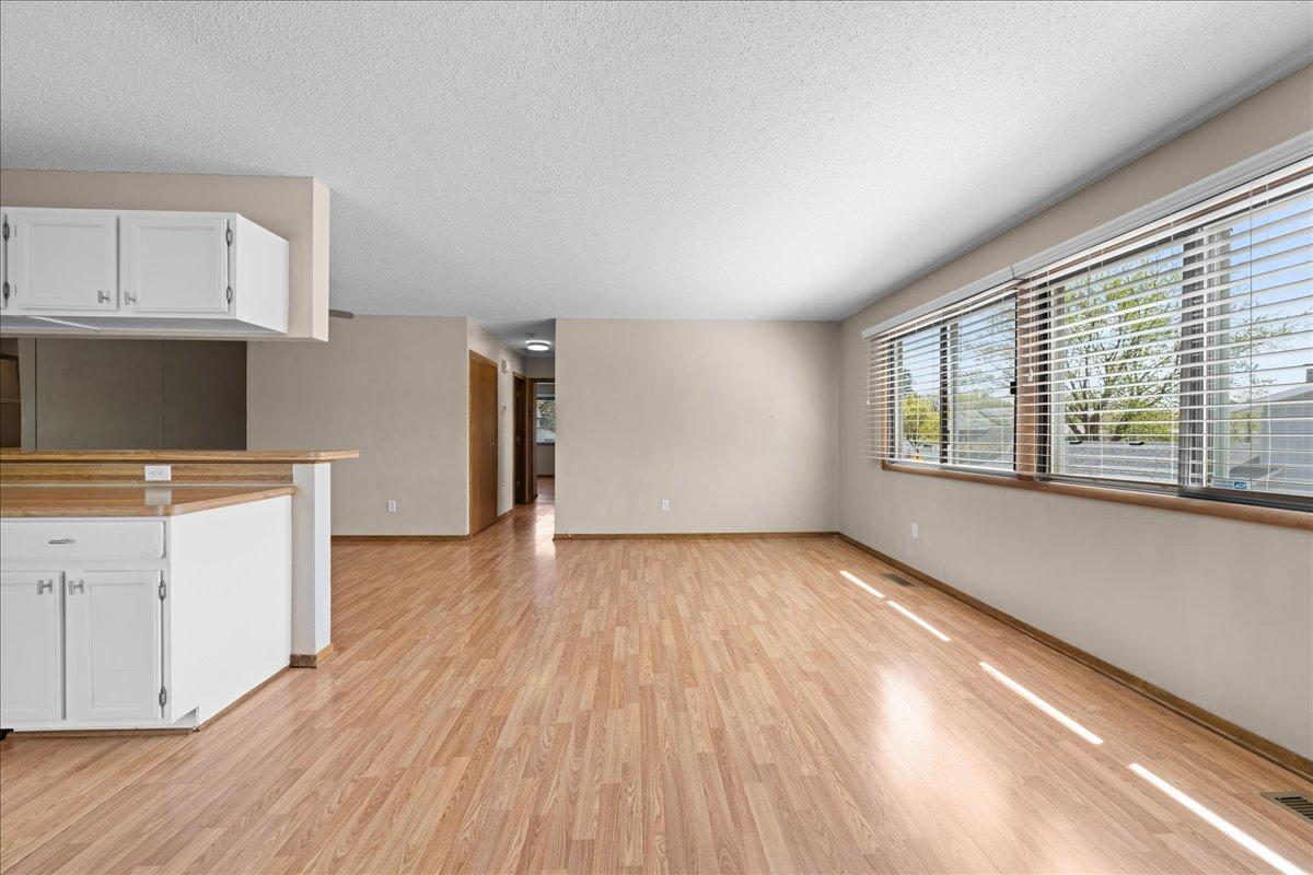 Wall of windows letting in the natural lighting.