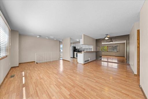 1604 Helmo Avenue N, Oakdale, MN 55128