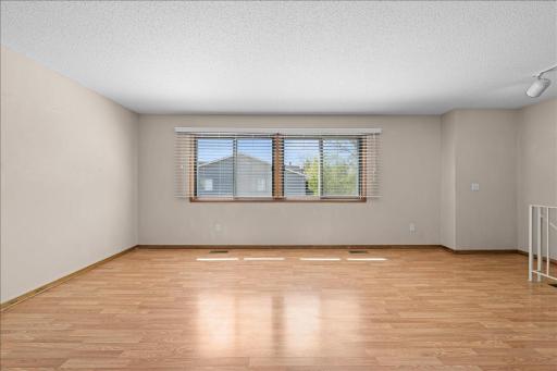 1604 Helmo Avenue N, Oakdale, MN 55128