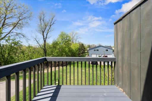 1604 Helmo Avenue N, Oakdale, MN 55128
