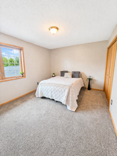 6221 Townsview Lane SE, Rochester, MN 55904