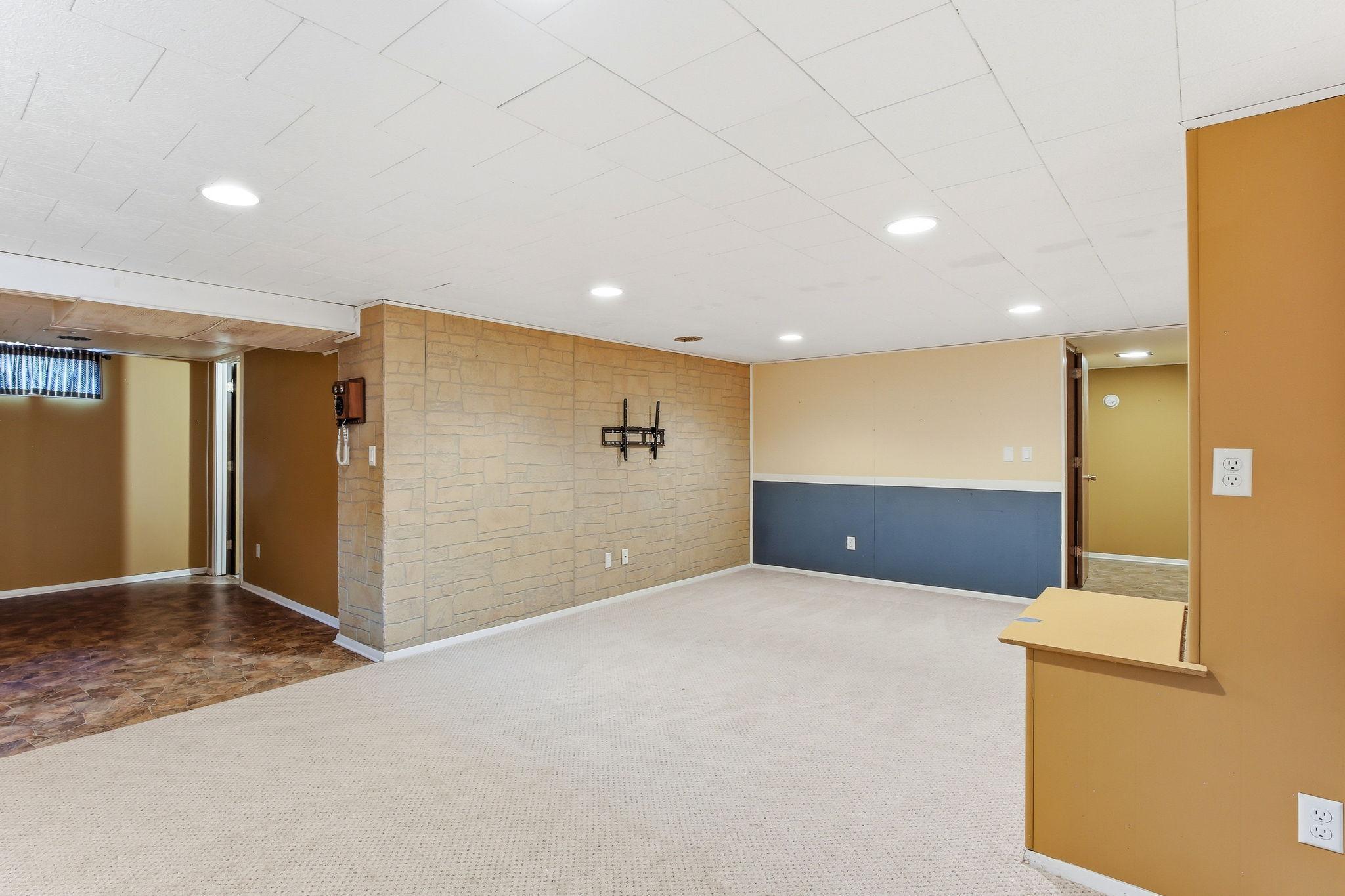 Lots of Space to Entertain!