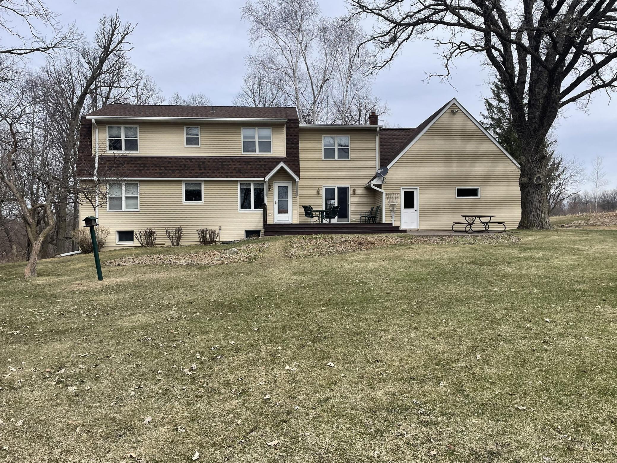 Located in a peaceful country setting while still within reach of nearby amenities