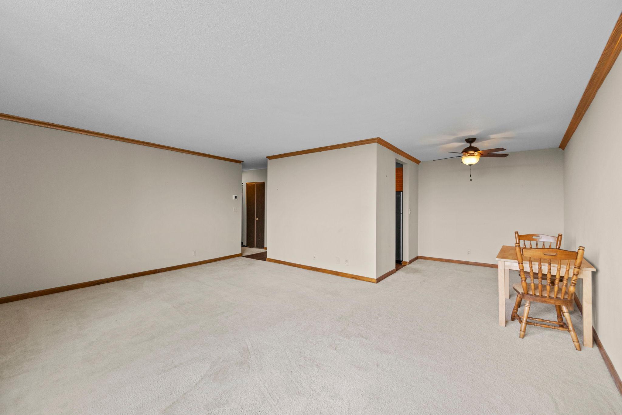 12-web-or-mls-1181 Edgcumbe Rd 1712-64.jpg