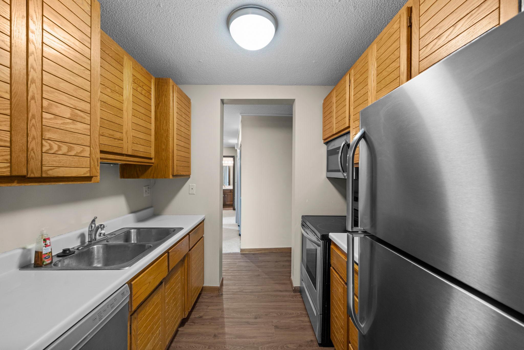 24-web-or-mls-1181 Edgcumbe Rd 1712-34.jpg