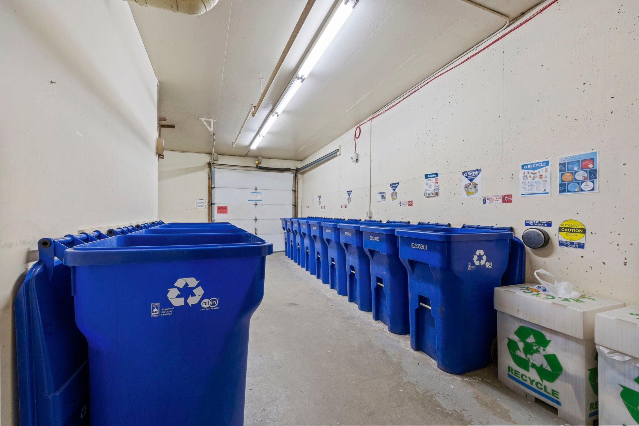 52-web-or-mls-1181 Edgcumbe Rd 1712-224.jpg