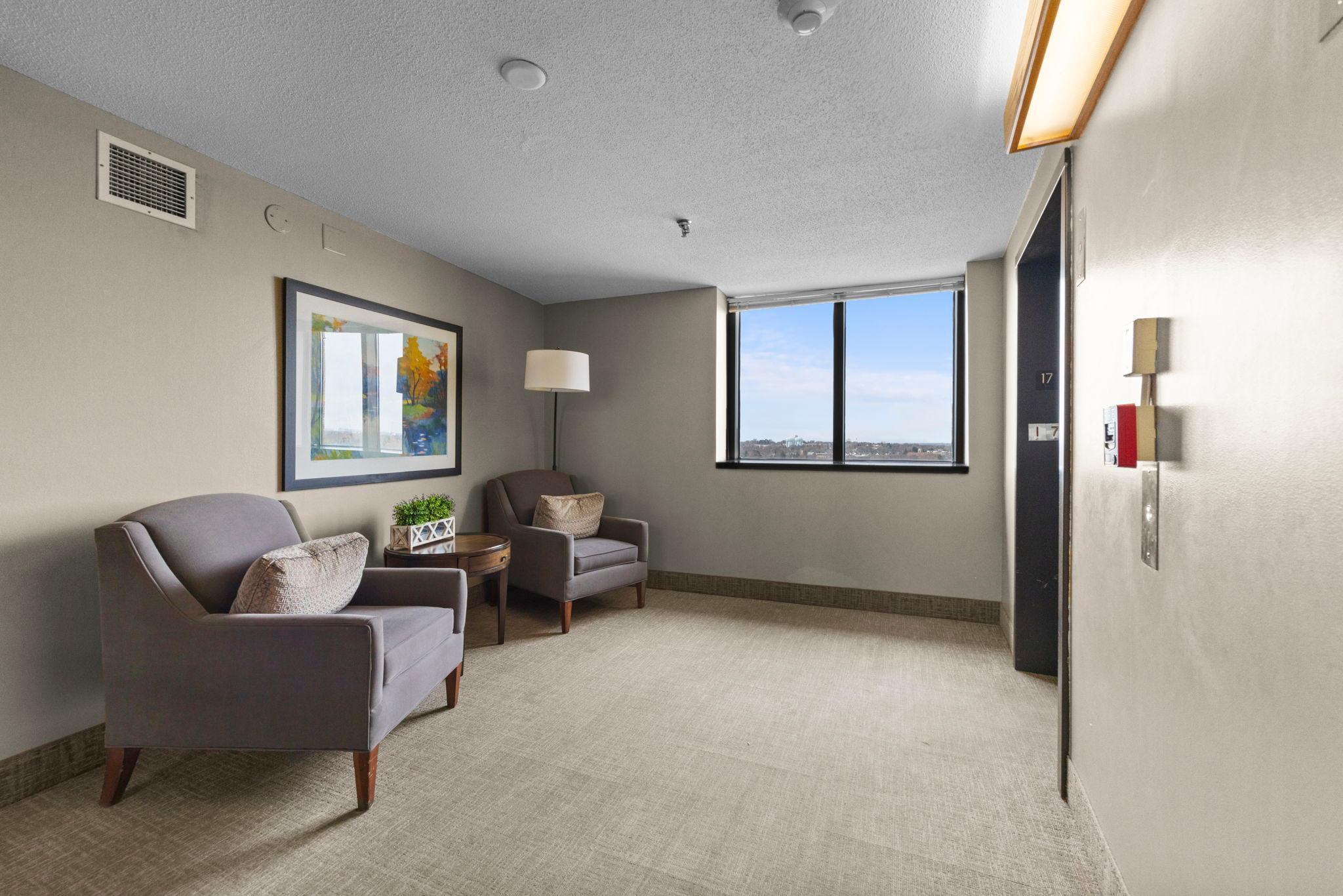 47-web-or-mls-1181 Edgcumbe Rd 1712-199.jpg