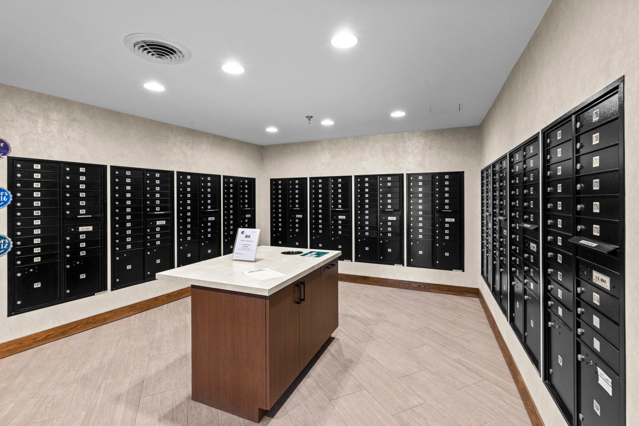 53-web-or-mls-1181 Edgcumbe Rd 1712-259.jpg