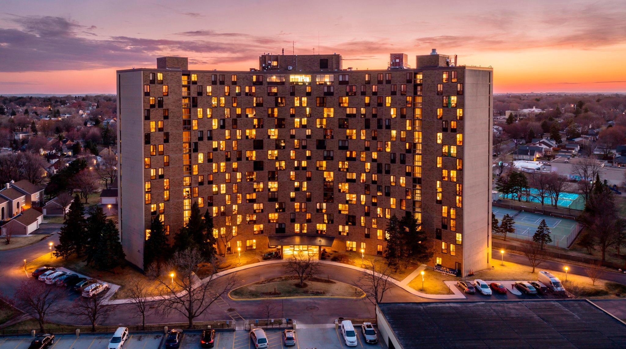 1-web-or-mls-1181 Edgcumbe Rd 1712-282 copy.jpg