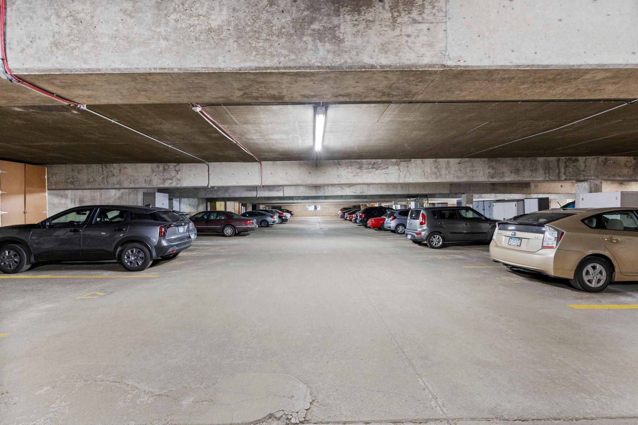 55-web-or-mls-1181 Edgcumbe Rd 1712-229.jpg