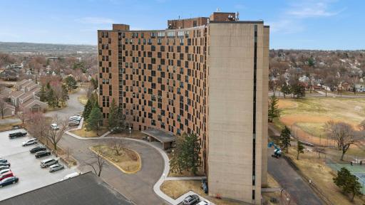 Enjoy convenient access to tennis and pickleball courts just steps away across the street.