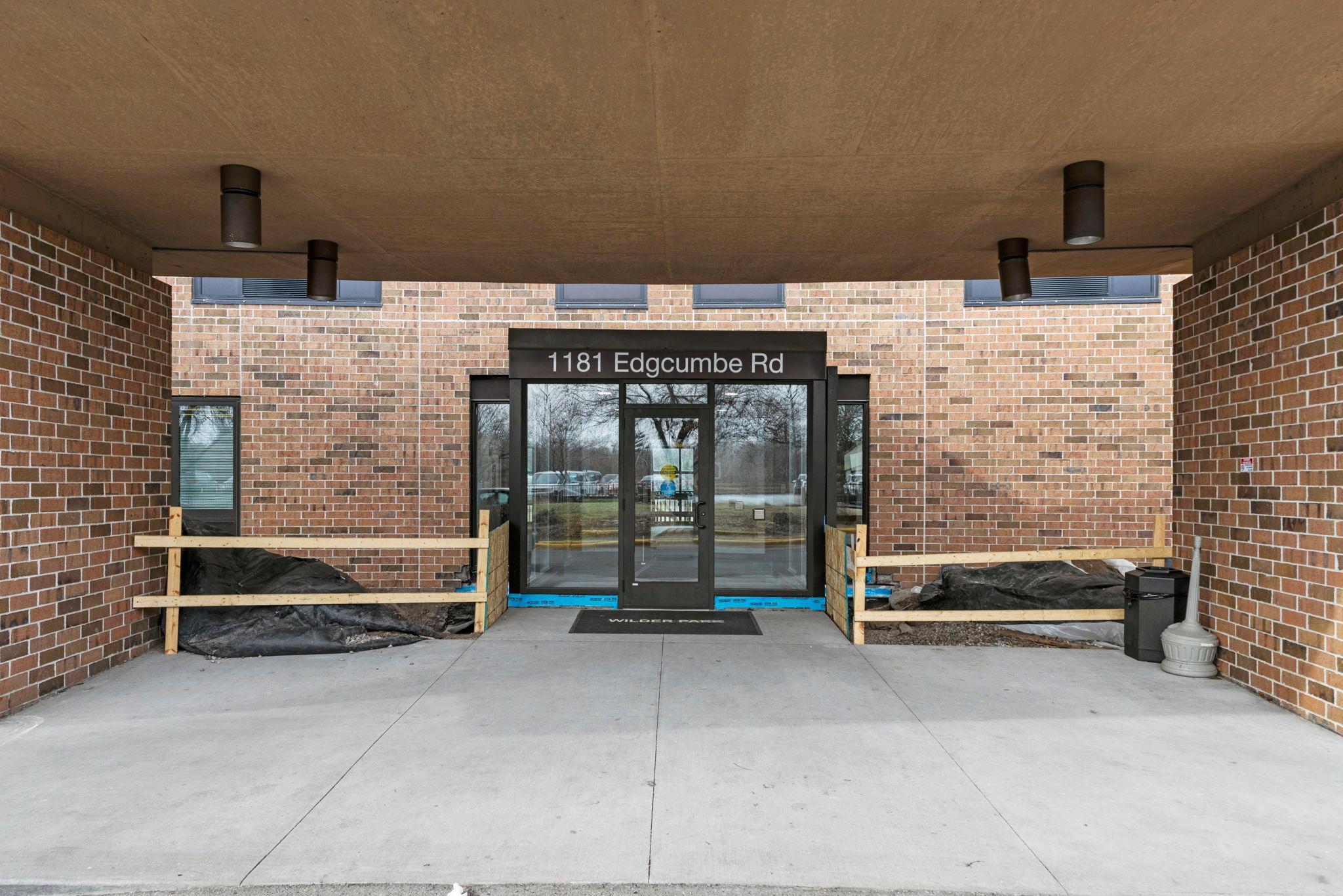 8-web-or-mls-1181 Edgcumbe Rd 1712-1.jpg