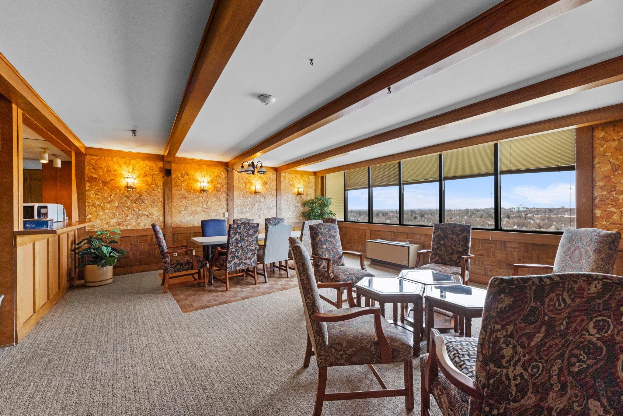 45-web-or-mls-1181 Edgcumbe Rd 1712-189.jpg