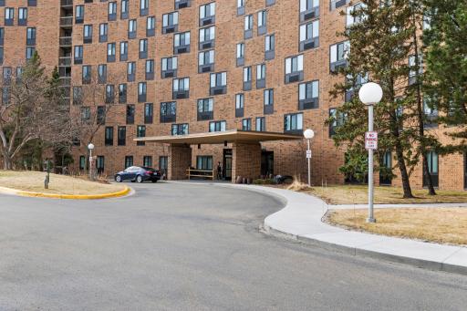 From the beautifully maintained entryway and 24-hour controlled access, this St. Paul condo offers convenience, comfort, and peace of mind