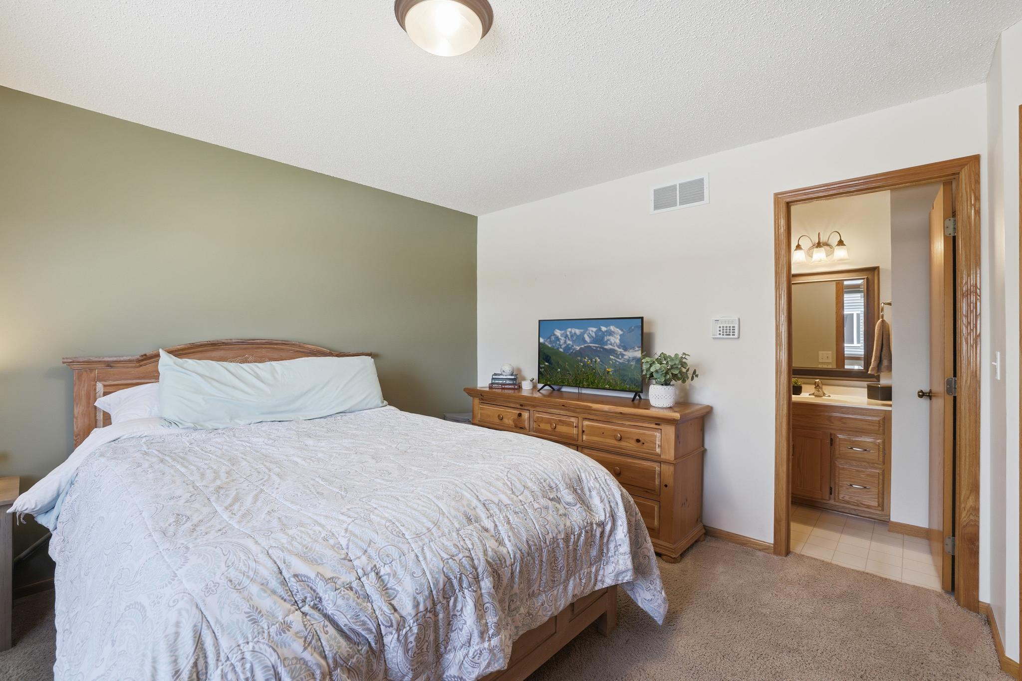 Interior - Primary Bedroom (Upper)