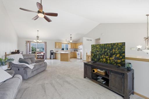 936 S Chestnut Street, Belle Plaine, MN 56011