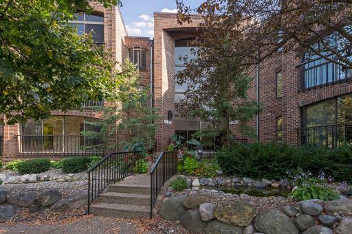 8430 Pennsylvania Road, 113, Bloomington, MN 55438