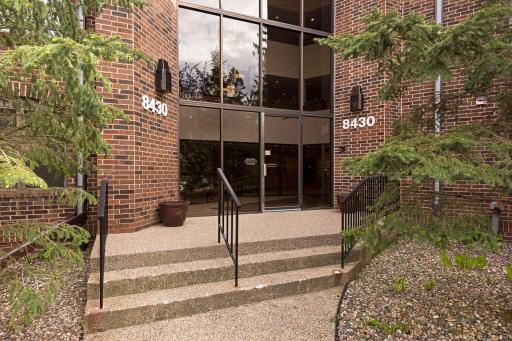 8430 Pennsylvania Road, 113, Bloomington, MN 55438