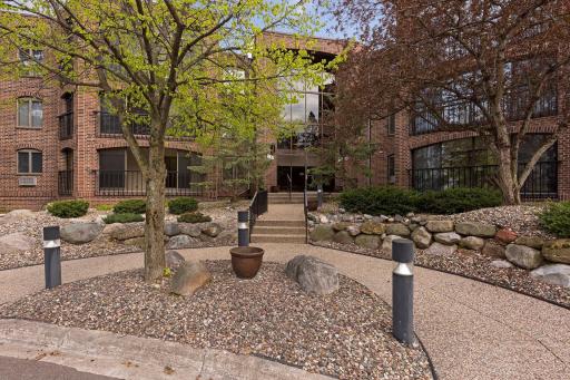 8430 Pennsylvania Road, 113, Bloomington, MN 55438