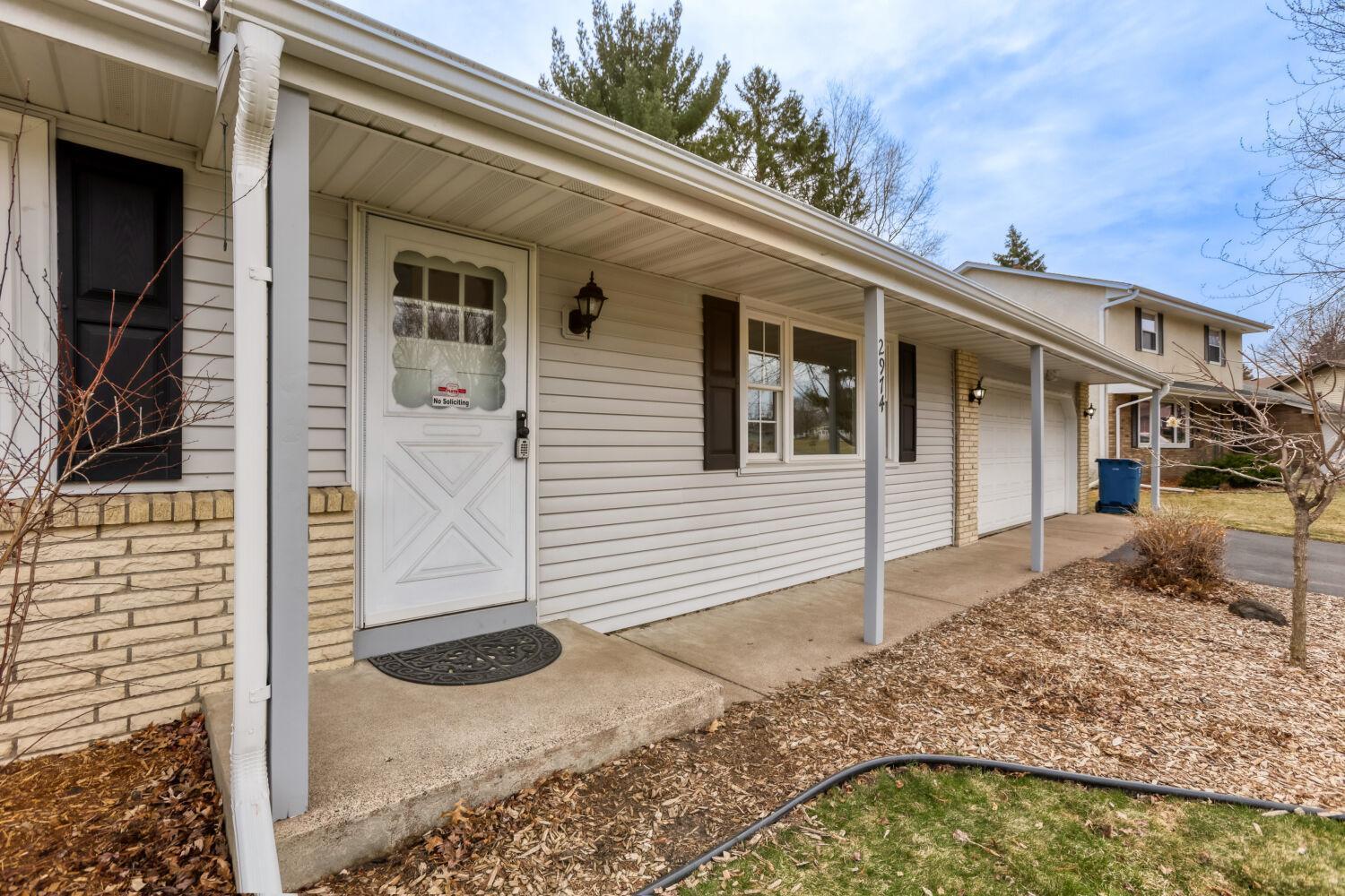 2974 Howard St N - Web Quality - 002 - 02 Exterior Front.jpg