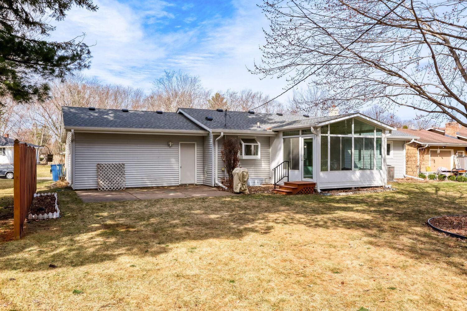 2974 Howard St N - Web Quality - 027 - 27 Exterior Rear.jpg