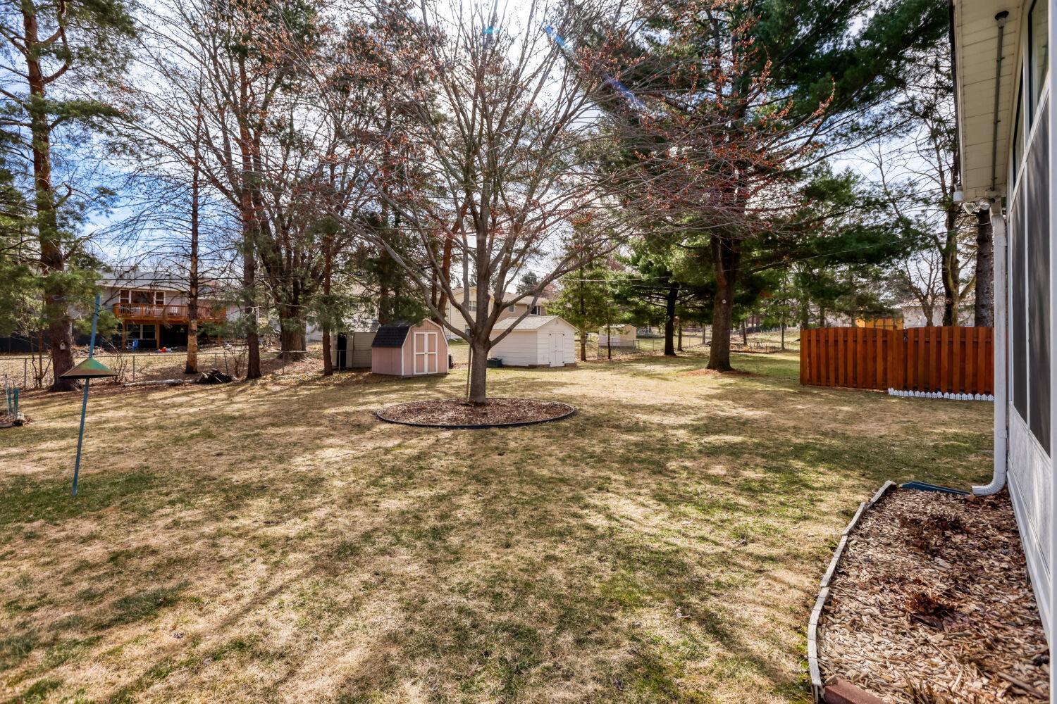 2974 Howard St N - Web Quality - 028 - 28 Exterior Rear.jpg