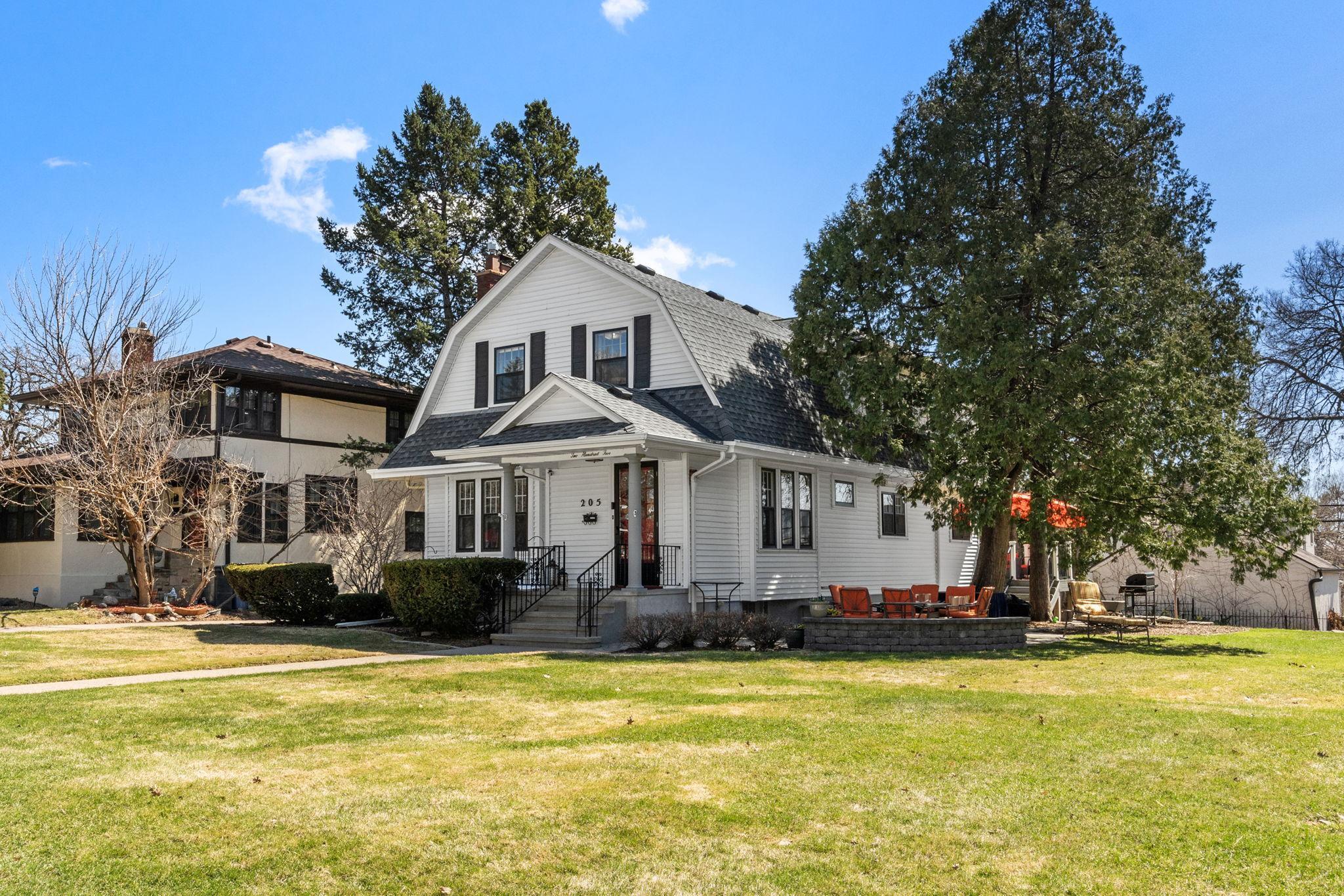 Charming facade and maintenance free siding with lifetime guarantee