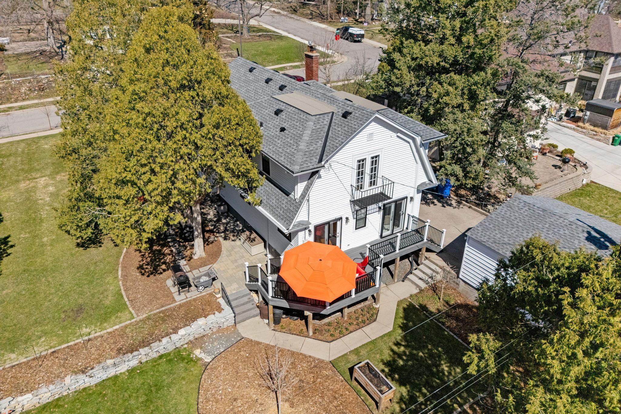 Beautiful birdseye view of the home