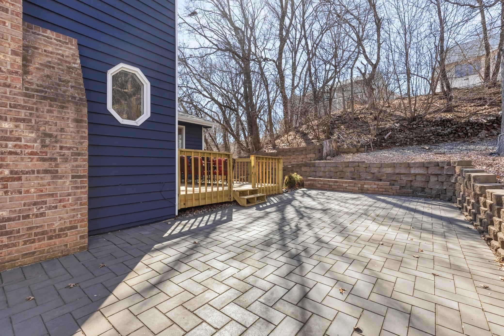 There are so many plantings that come up every year - this lot is truly magnificent!