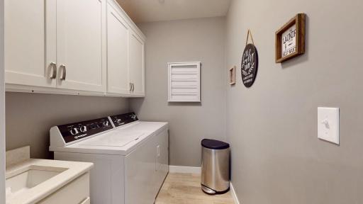 638 Shardlow Place NE, Byron, MN 55920