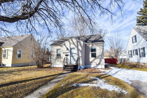 917 Main Avenue N, Thief River Falls, MN 56701