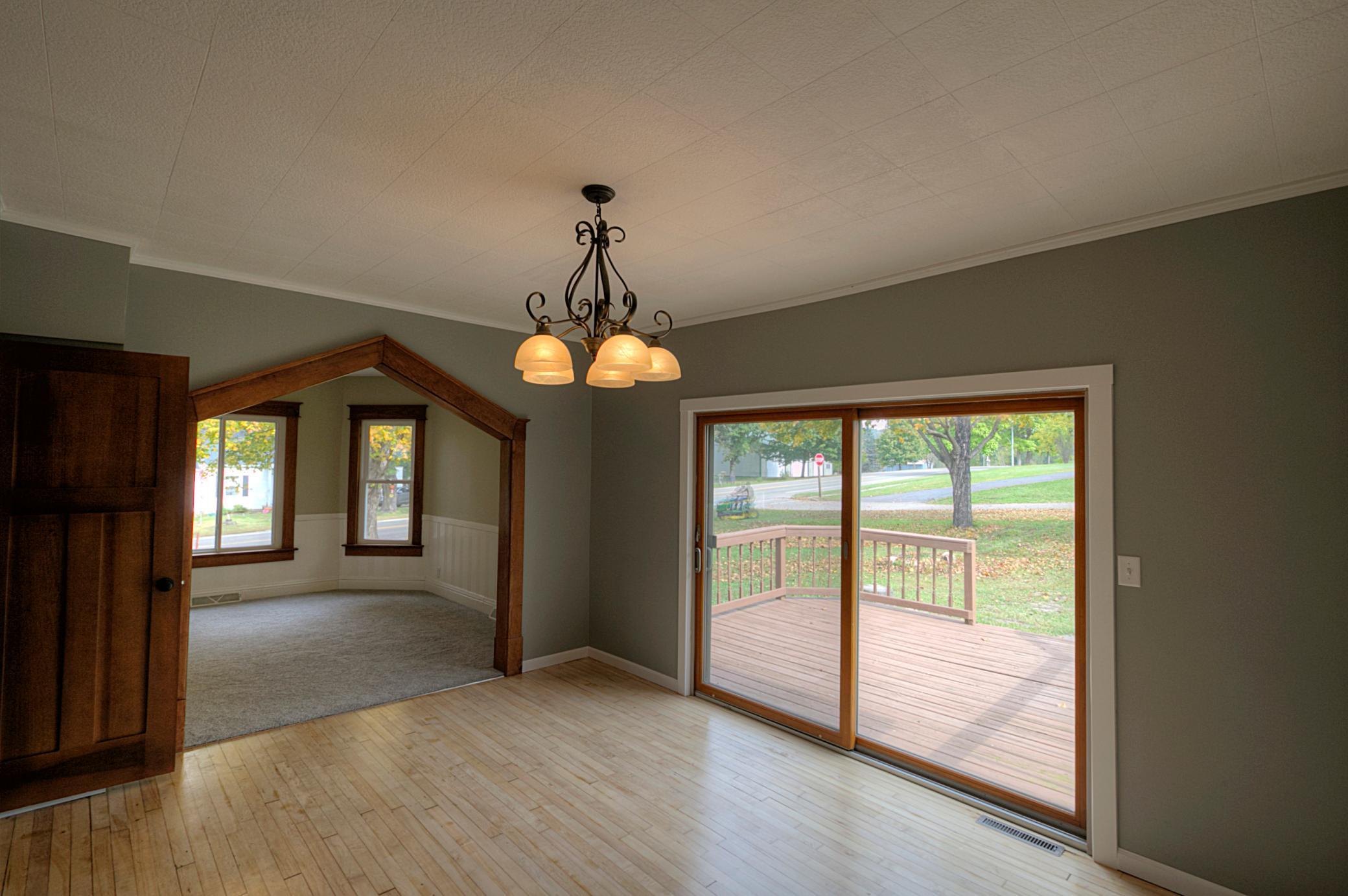 Dining Room to HUGE Deck.jpg