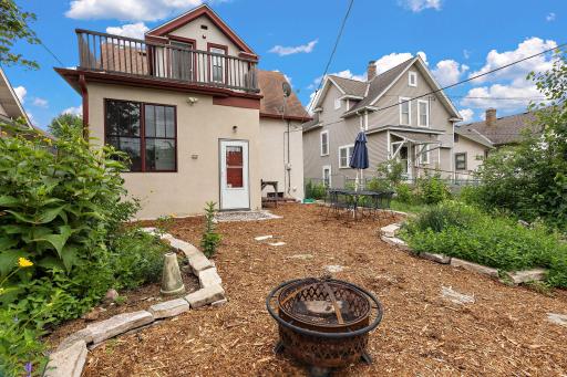 There are more native plantings in the back yard that bring in bees & birds year round.