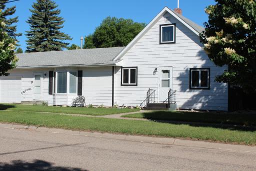 222 Washington Avenue, Hatton, ND 58240
