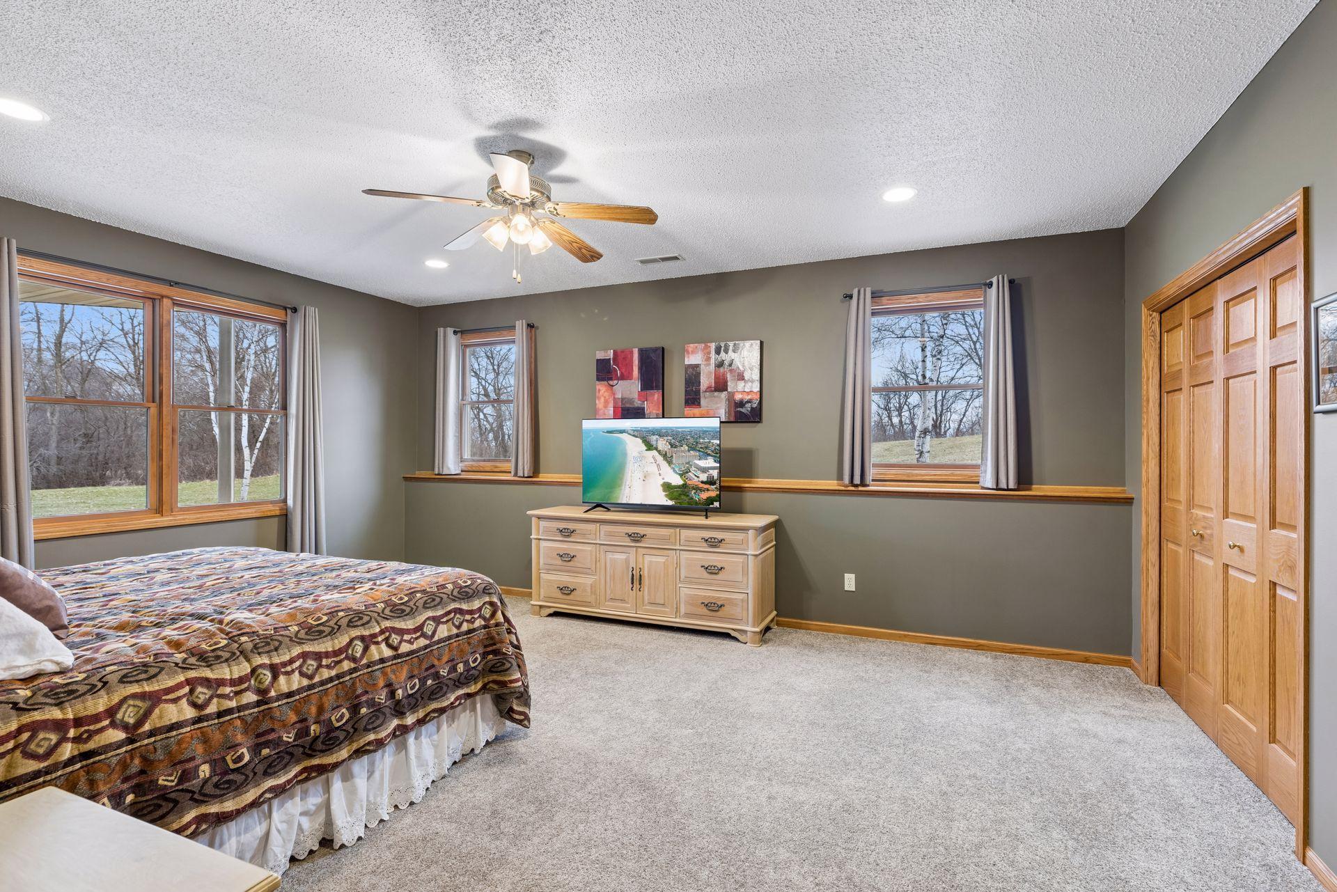 Lower-level bedroom 2