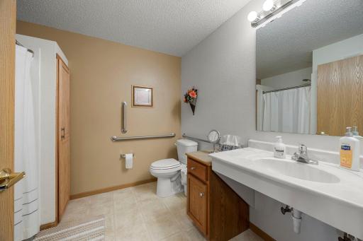 2155 6th Lane SE, 202, Cambridge, MN 55008