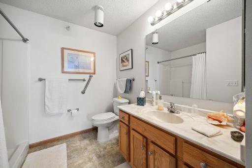 2155 6th Lane SE, 202, Cambridge, MN 55008