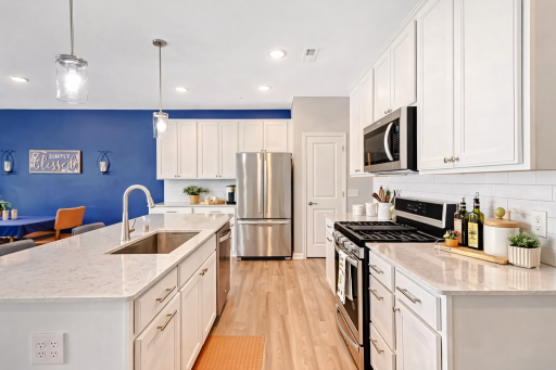 Spacious kitchen with Pantry - accessories virtually staged