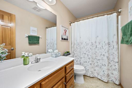 9651 Belmont Lane, Eden Prairie, MN 55347