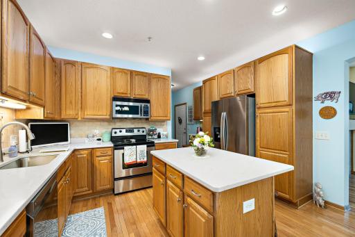 9651 Belmont Lane, Eden Prairie, MN 55347