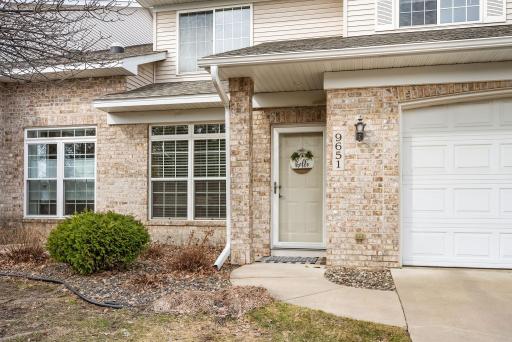 Super inviting front entrance. Come on inside and take a look!