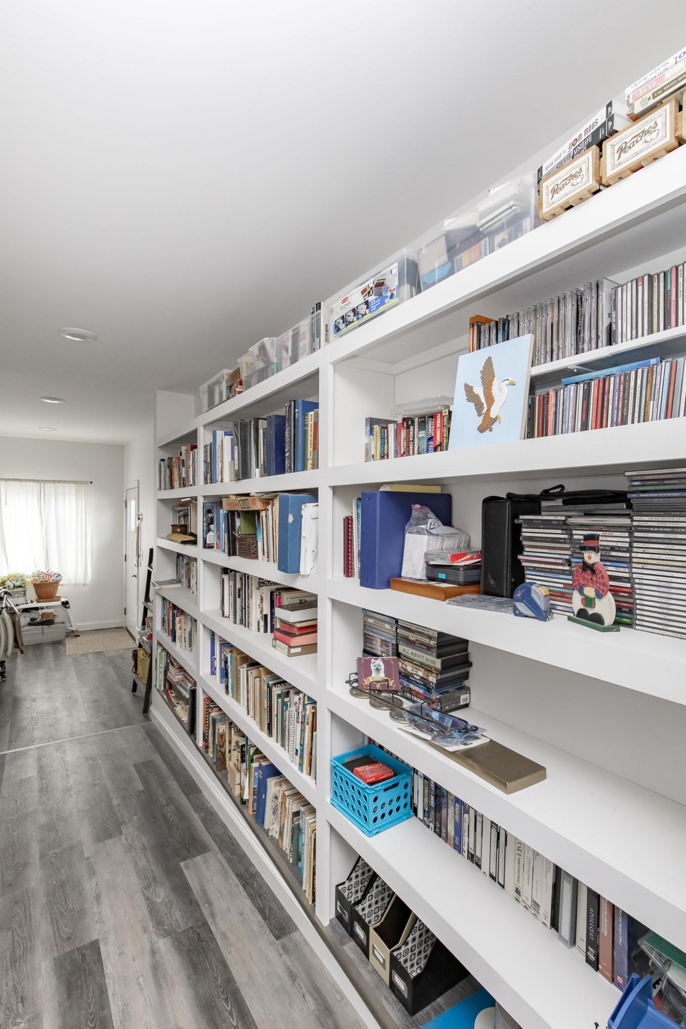 Book Shelf - Ramp Down