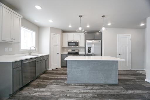 8068 Goldfinch Drive, Horace, ND 58047
