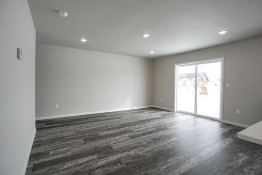 8068 Goldfinch Drive, Horace, ND 58047
