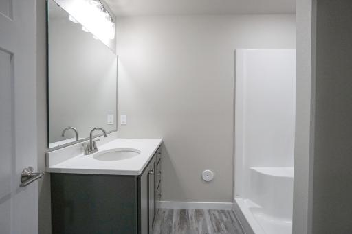 8068 Goldfinch Drive, Horace, ND 58047
