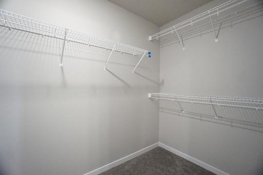 8068 Goldfinch Drive, Horace, ND 58047