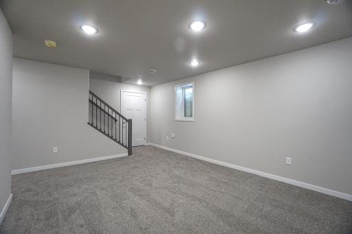 8068 Goldfinch Drive, Horace, ND 58047