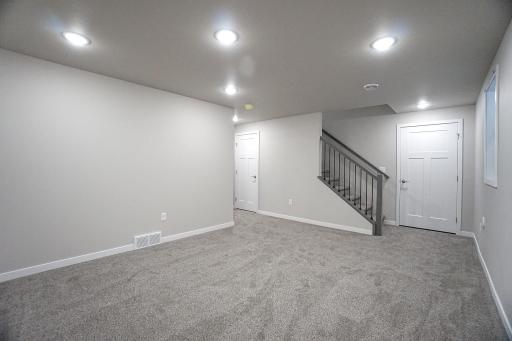 8068 Goldfinch Drive, Horace, ND 58047