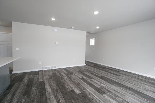 8068 Goldfinch Drive, Horace, ND 58047